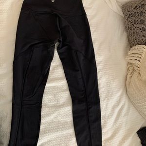 Lululemon Special edition Wunder-Under crop size 4